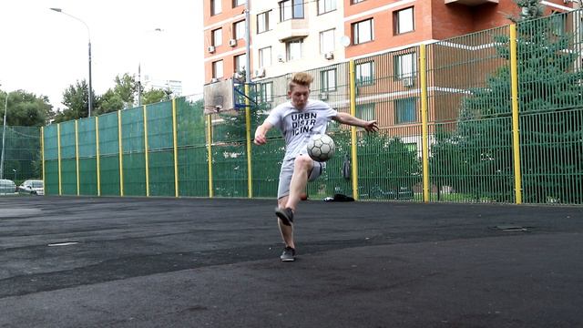 Новые СЛОЖНЫЕ КОМБО на пути к ЧЕМПИОНСТВУ /// (Фристайл, Панна, футбол) смотреть онлайн