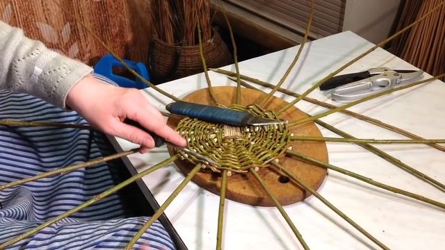 Как сплести самую простую корзину.Ч.2.Basket wickerwork. смотреть онлайн