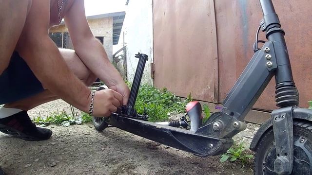 KUGOO S3 / установка универсального сиденья на электросамокат Куго С3 смотреть онлайн