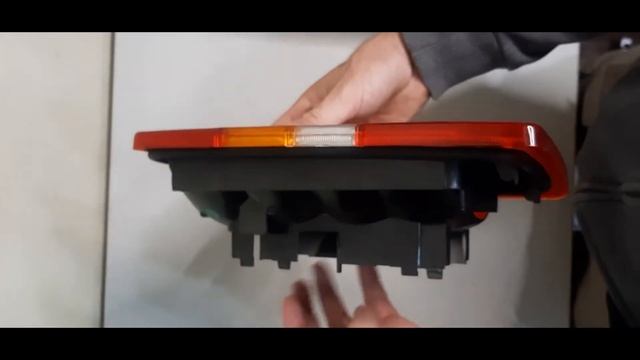 FARO TRASERO RENAULT TRAFIC 1988 A 1996