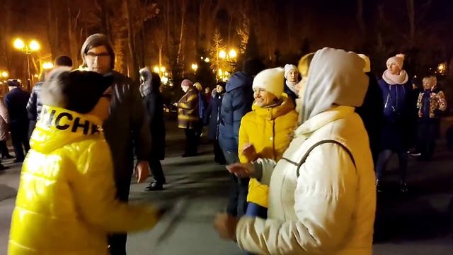 НЕ СПЕШИ СКАЗАТЬ ПРОЩАЙ!???/ТАНЦЫ В ПАРКЕ ГОРЬКОГО ХАРЬКОВ ДЕКАБРЬ 2021 смотреть онлайн