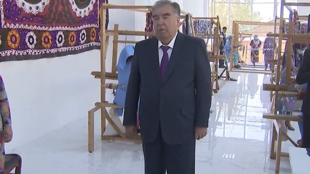 СКАЗКА ДЛЯ НАРОДА? Почему предприятия в Таджикистане закрываются после торжественного открытия? смотреть онлайн