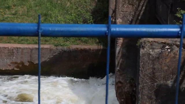 Красные скалы . Каньоны реки Оредеж . Плотина в Белогорке и Сиверском . смотреть онлайн