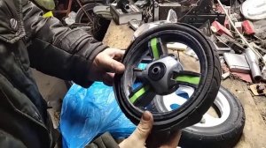 Замена передних колёс детской коляски.