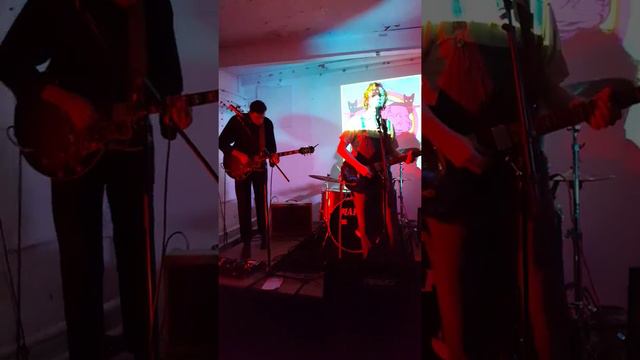 Sour Purr - Daydreams Live @ The Lofthouse смотреть онлайн