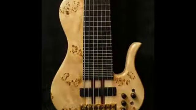 7 strings bass piezo sample - Hand made by Marco Albanese смотреть онлайн