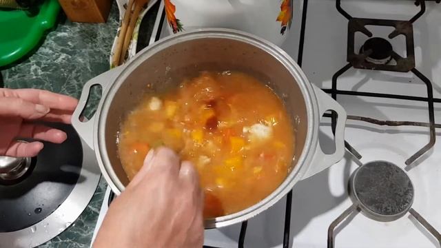 Гуляш из свинины с тыквой и макароны смотреть онлайн