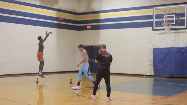 Trae Young & Andrew Jones SHOOTING Mechanics | ISO GAME смотреть онлайн