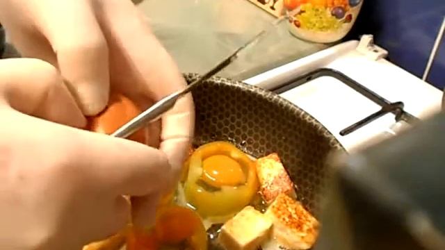 Как приготовить яичницу с сыром и перцем/Вкусный завтрак для ленивых смотреть онлайн