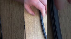 Renault Kaptur замена резинок в щетках стеклоочистителя.