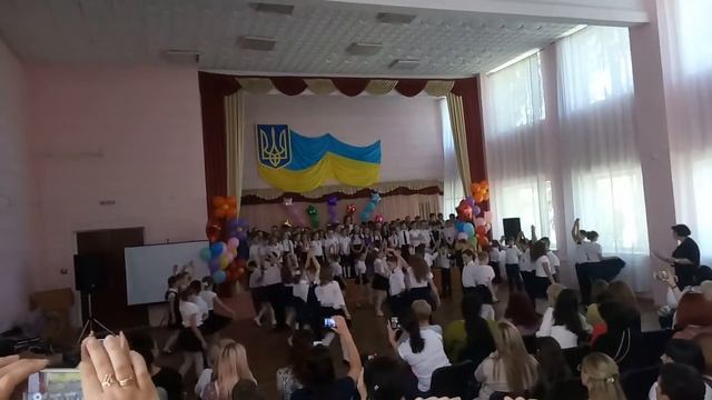 Танец выпускников начальной школы ＃ 44 смотреть онлайн