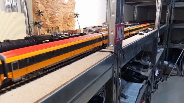 Beautiful RegioJet HO Scale - Roco RegioJet Passenger Cars + Piko Vectron RegioJet