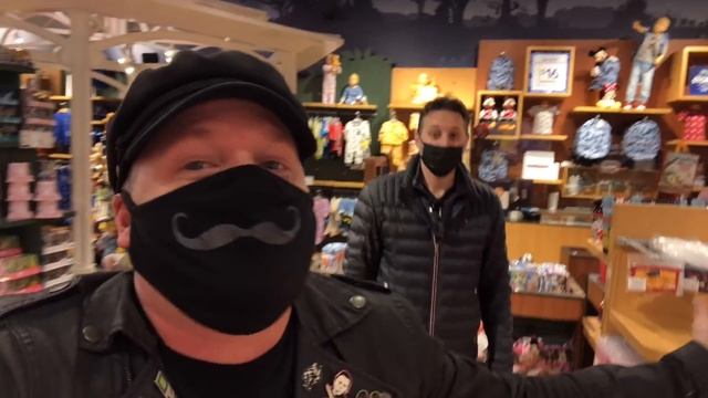SHOPPING FOR MY DISNEY FIX | Disney Store: Whitehall, PA смотреть онлайн