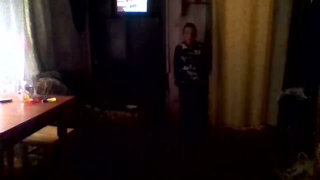 Как сделать длинный кувырок.