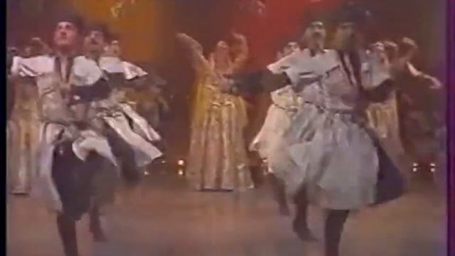 Azerbaycan Devlet Halk Dansları Suita смотреть онлайн