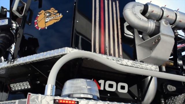 Truck Walk Around: Nederland Fire Department's 100' Mid Mount смотреть онлайн