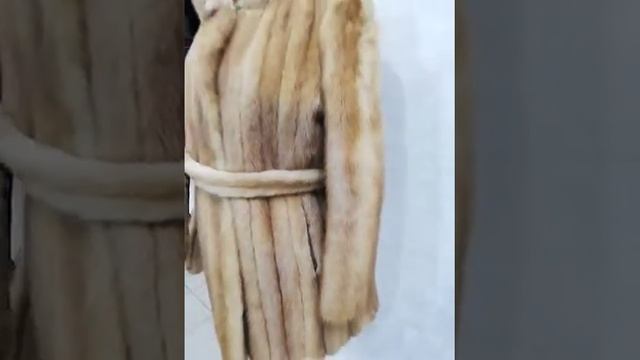 Полушубок из норки с капюшоном и поясом смотреть онлайн