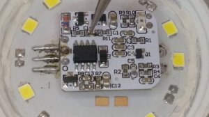 Лампочка с микроволновым радар доплеровским датчиком движения