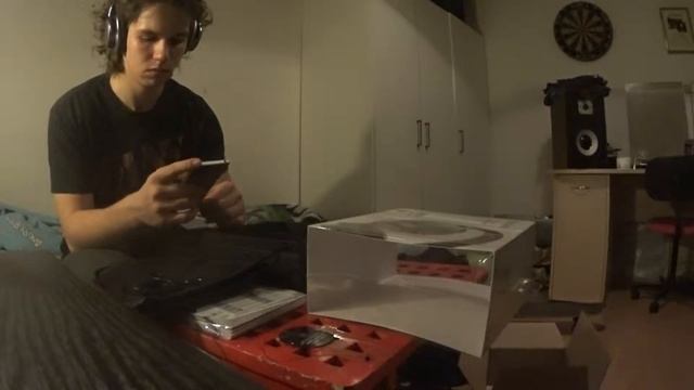 unboxning af Sony mdr-1abt sølv med brunt læder смотреть онлайн