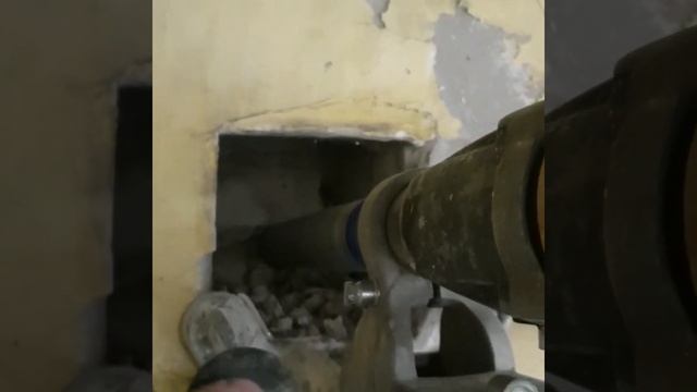 Бурение отверстий диаметров 100, 60, 50, мотор DeWalt.