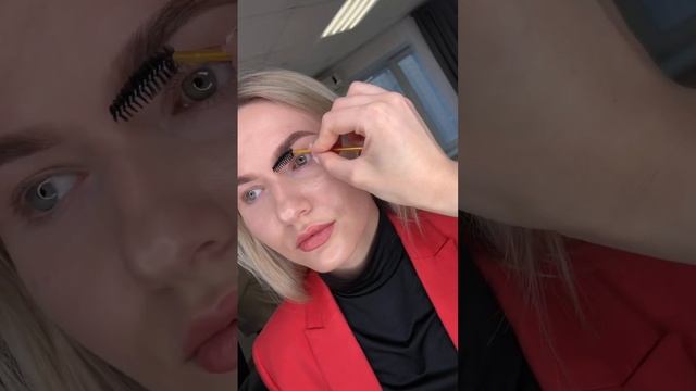 Окрашивание и коррекция бровей ? смотреть онлайн