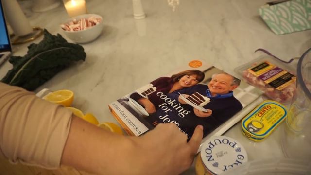 OUR MINTED CHRISTMAS CARDS ARE HERE + L’OCCITANE ADVENT CALENDAR!! | VLOGMAS DAY 11 смотреть онлайн