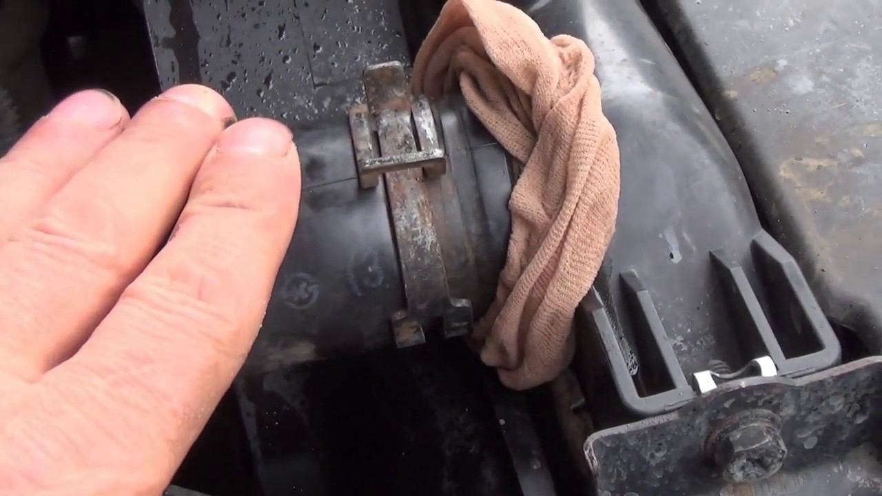 КАК почистить радиатор отопления авто не снимая, и собрать мусор смотреть онлайн