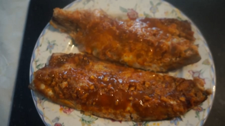 Скумбрия запеченная с чесноком и паприкой смотреть онлайн