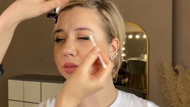 Окрашивание ассеметричных бровей краской SHIK. смотреть онлайн