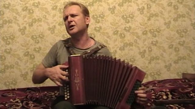 мужская версия песни "Бублички" под гармонь смотреть онлайн