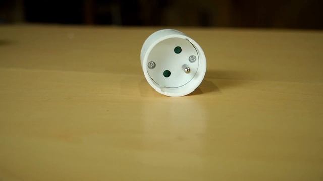 PHASE - NEUTRE - TERRE - Brancher une prise 220V - Ce que vous devez savoir avant de bricoler смотреть онлайн