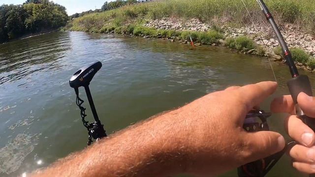 Gulp Alive EarthWorm | BlueGill, Sunfish, Panfish Fishing смотреть онлайн