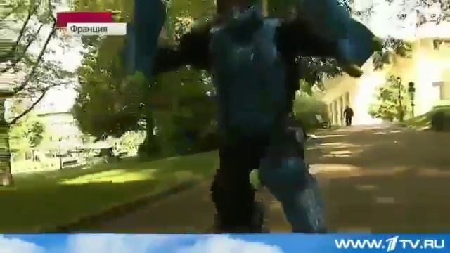 Роликовый костюм смотреть онлайн