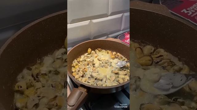 Готовим для себя: Мидии в сливочно сырном соусе смотреть онлайн