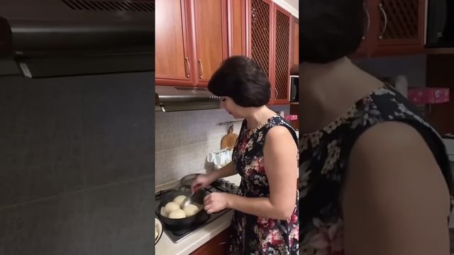 Дуже смачні вареники на сковороді?Готуємо разом @MadamNadin рецепт ? смотреть онлайн