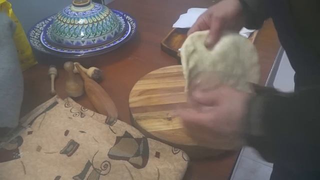 ЛЕПЁШКА И САМОСА КАК В ДЕТСТВЕ | БЕЗДРОЖЖЕВОЕ ТЕСТО | ОБКАТКА ТАНДЫРА смотреть онлайн