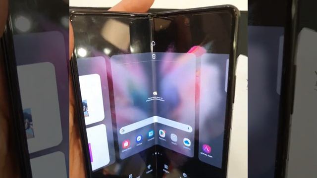 Réparer l'écran cassé Samsung Z Fold 5G. Ecran noir plus d affichage zfold смотреть онлайн
