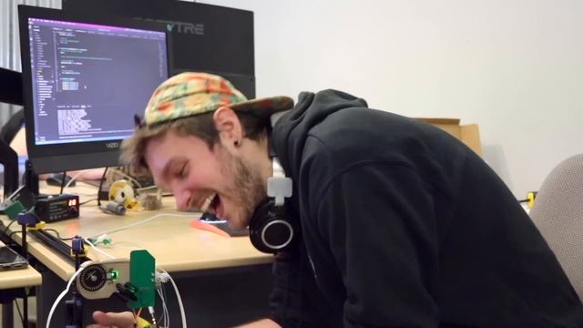 Feeders just got a whole lot smaller смотреть онлайн