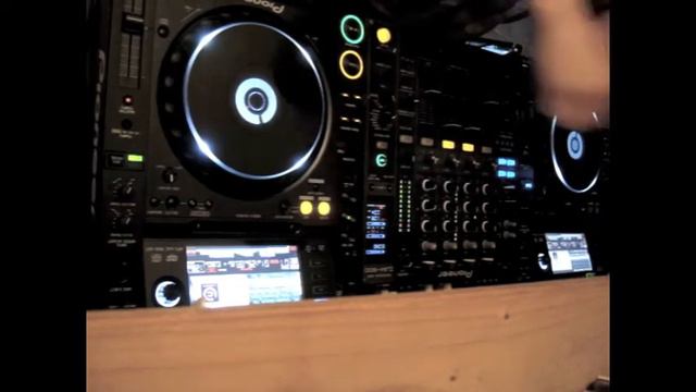 Tenmix 2011 Dj George Thomson House Music смотреть онлайн