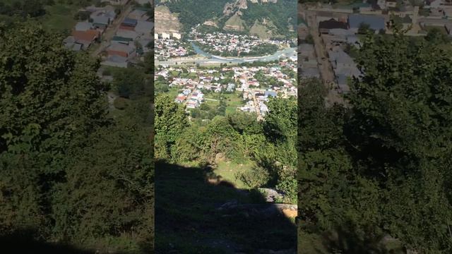 Вид с горы в поселке Мара Аягы, на сам поселок, г. Карачаевск и две реки. 28 июля 2022 год. смотреть онлайн