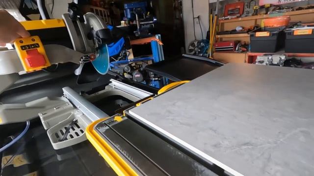 Dewalt D36000 first run and cut смотреть онлайн