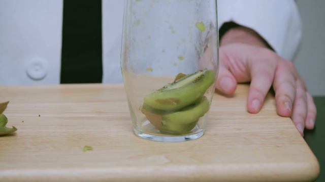Tip Competition - What is the Fastest Way to Peel a Kiwi? смотреть онлайн