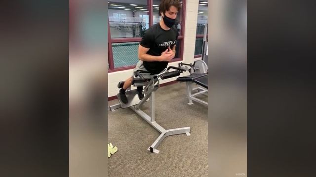 Back Extension Machine How-To смотреть онлайн