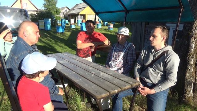 В гостях у Среднерусской пчелы смотреть онлайн