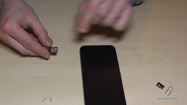 Samsung Galaxy A54 5G: How to insert the microSD card. Installation of the micro SD смотреть онлайн