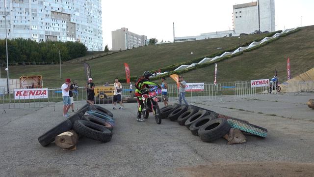 Тренировка класса Золото на стадионе перед хард эндуро гонкой Путь Чапая 2023 смотреть онлайн