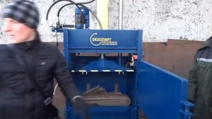 Пресс гидравлический пакетировочный ПГП-8. Прессование картона