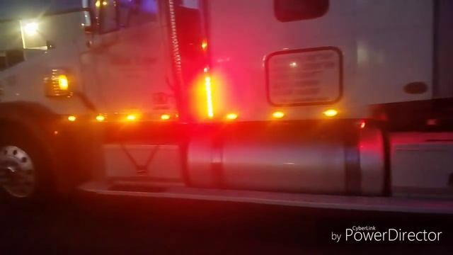 165 Дальнобой США. Прогреваю Дедана и ночные промышления. смотреть онлайн