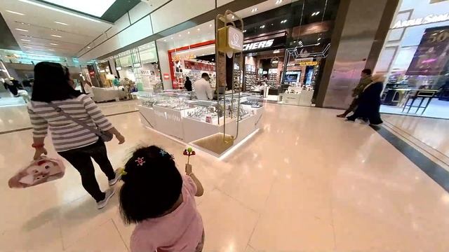 AJMAN CITY CENTRE | ONE OF THE LARGEST MALL IN AJMAN | Strolling with our Sophia Girl смотреть онлайн