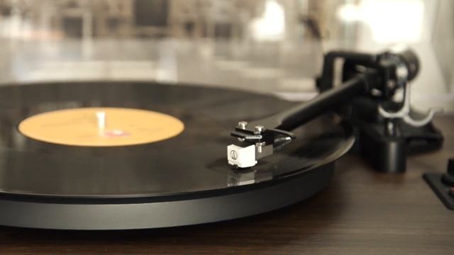 mbeat MB-PT-28 Bluetooth Hi-Fi Turntable with Speakers смотреть онлайн